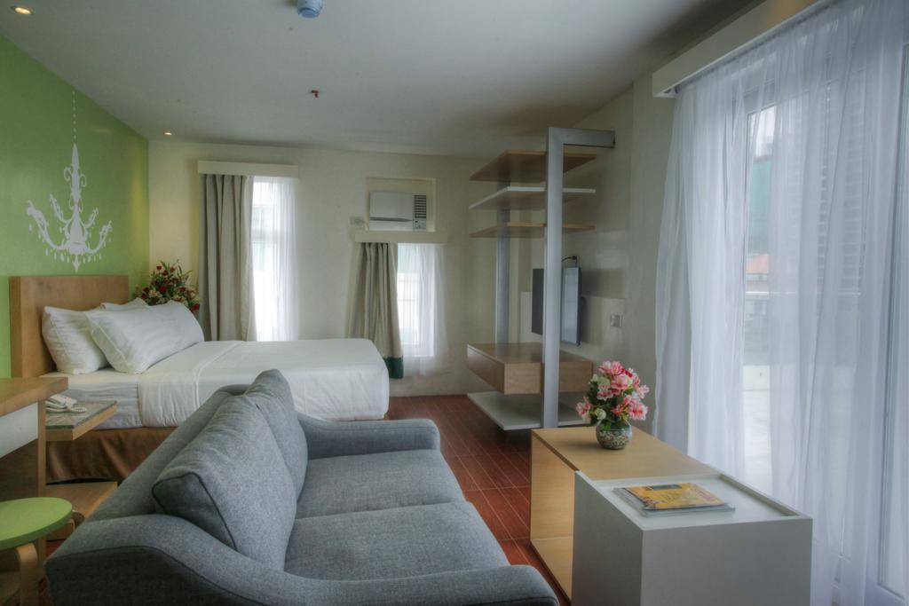 Fersal Hotel Makati Avenue 马卡蒂 外观 照片