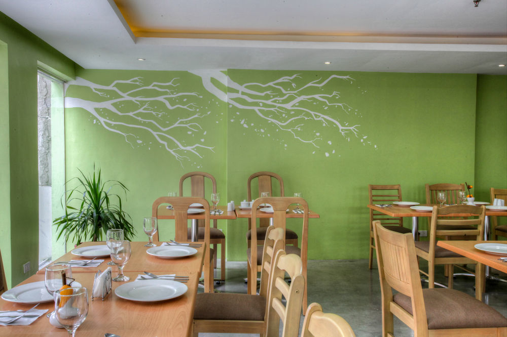 Fersal Hotel Makati Avenue 马卡蒂 外观 照片